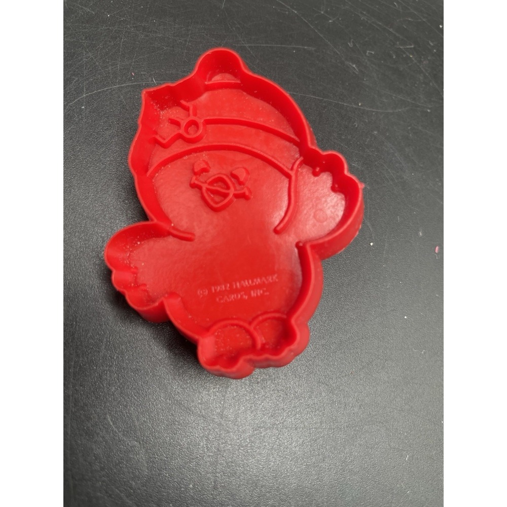 Vintage 1982 Hallmark Winter Snow Bird In Christmas Hat Cookie Cutter